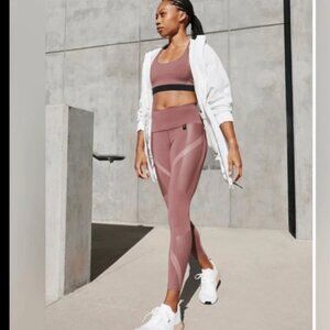 Athleta x Allyson Felix Legend Set – Hearth Rose/Palermo Pink Size SM LIMITED